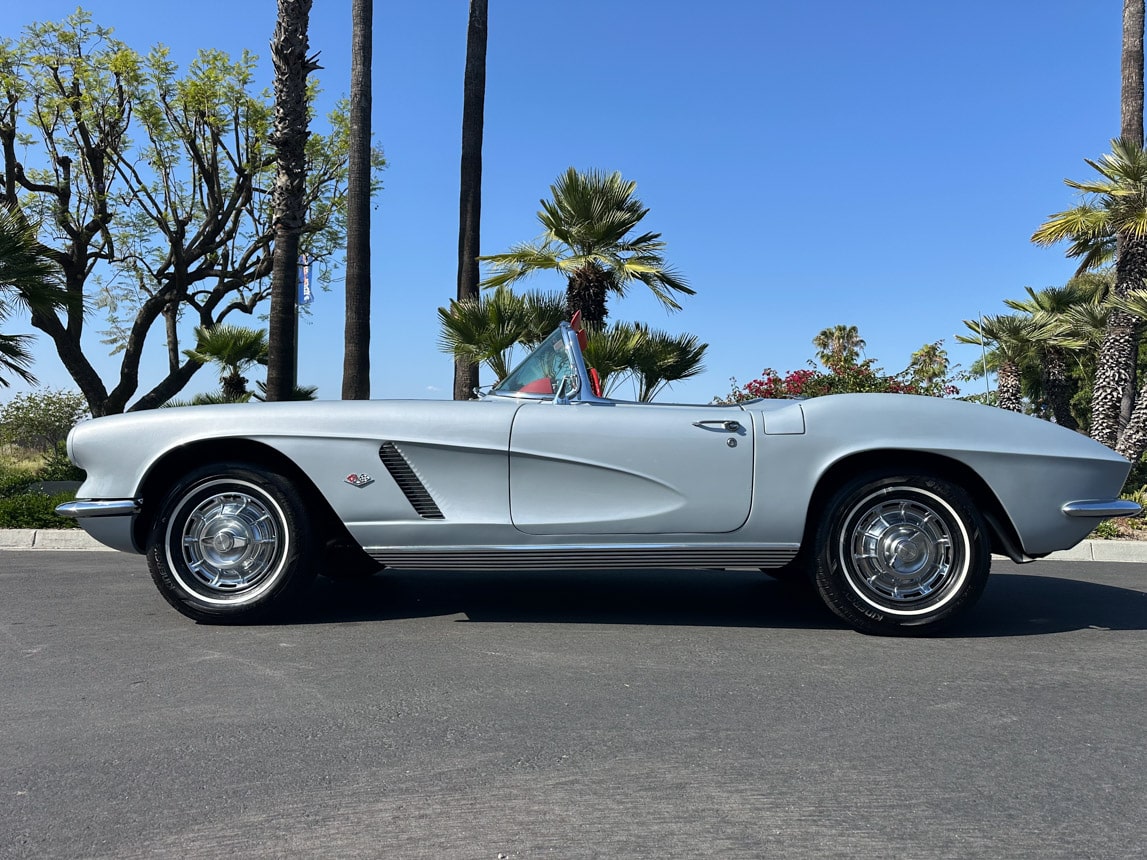 1962 Sateen Silver340 hp Corvette 5967