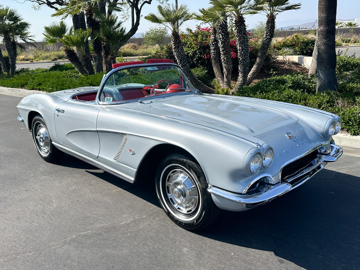 1962 Sateen Silver340 hp Corvette 5970