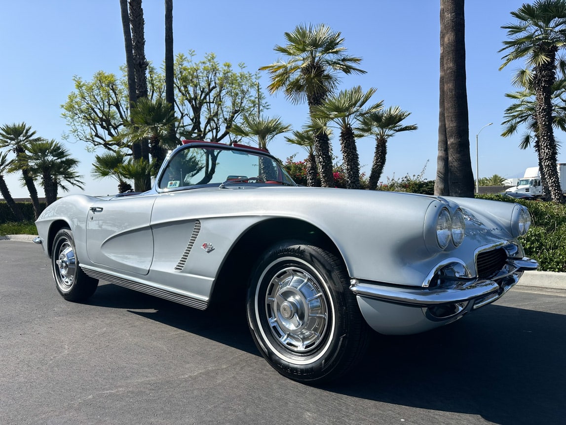 1962 Sateen Silver340 hp Corvette 5971