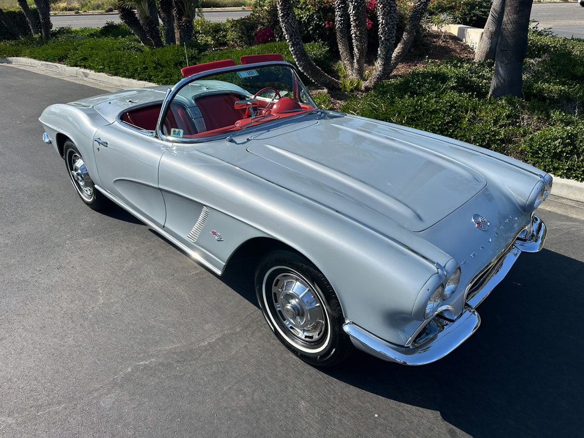 1962 Sateen Silver340 hp Corvette 5972