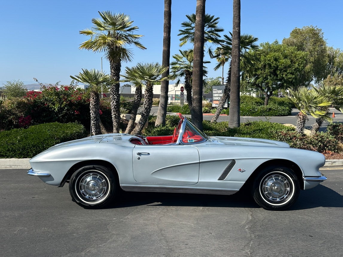 1962 Sateen Silver340 hp Corvette 5973