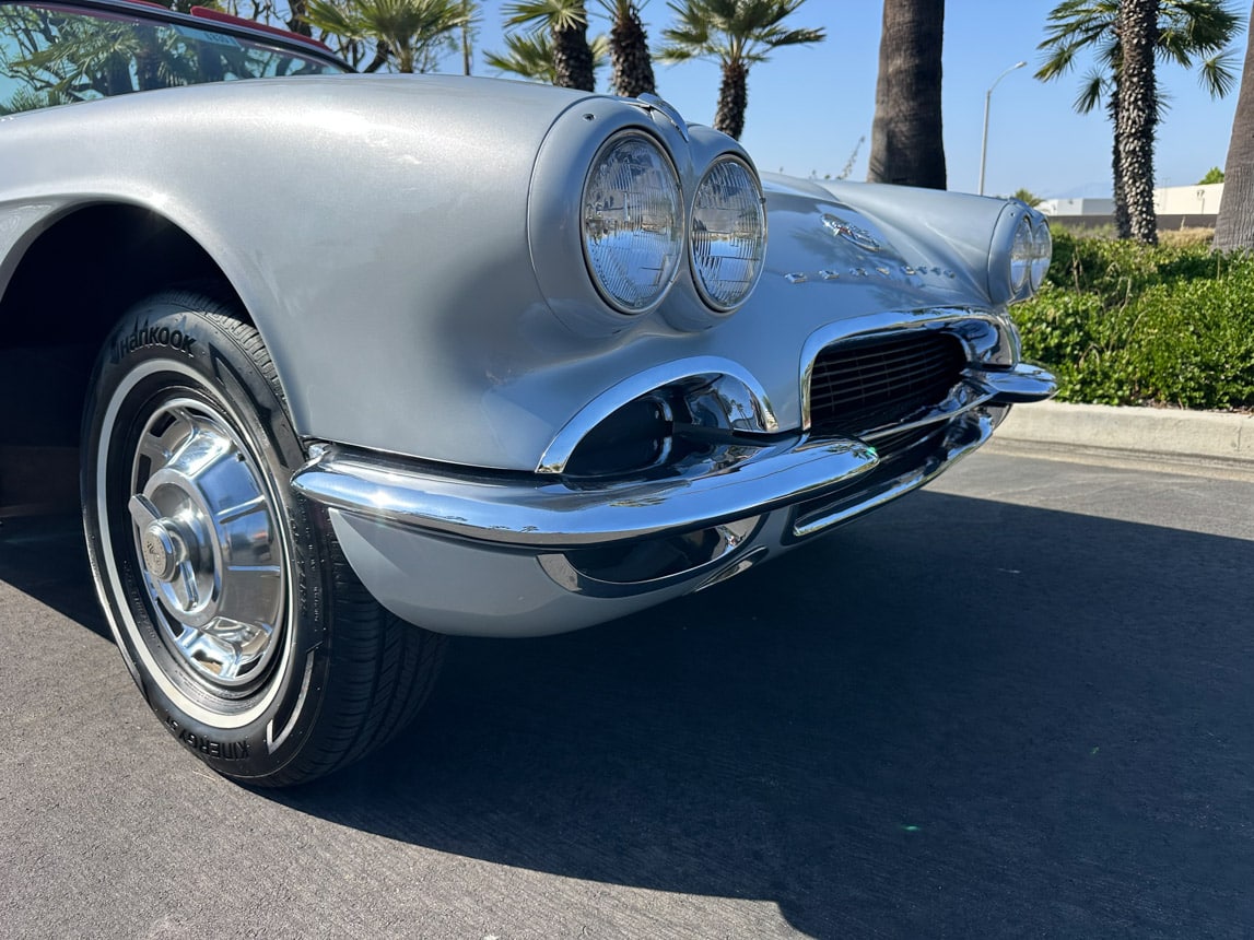 1962 Sateen Silver340 hp Corvette 5978