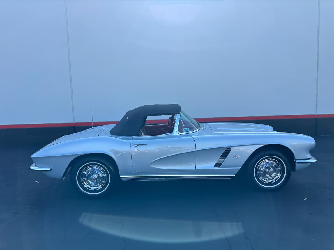 1962 Sateen Silver340 hp Corvette 6029