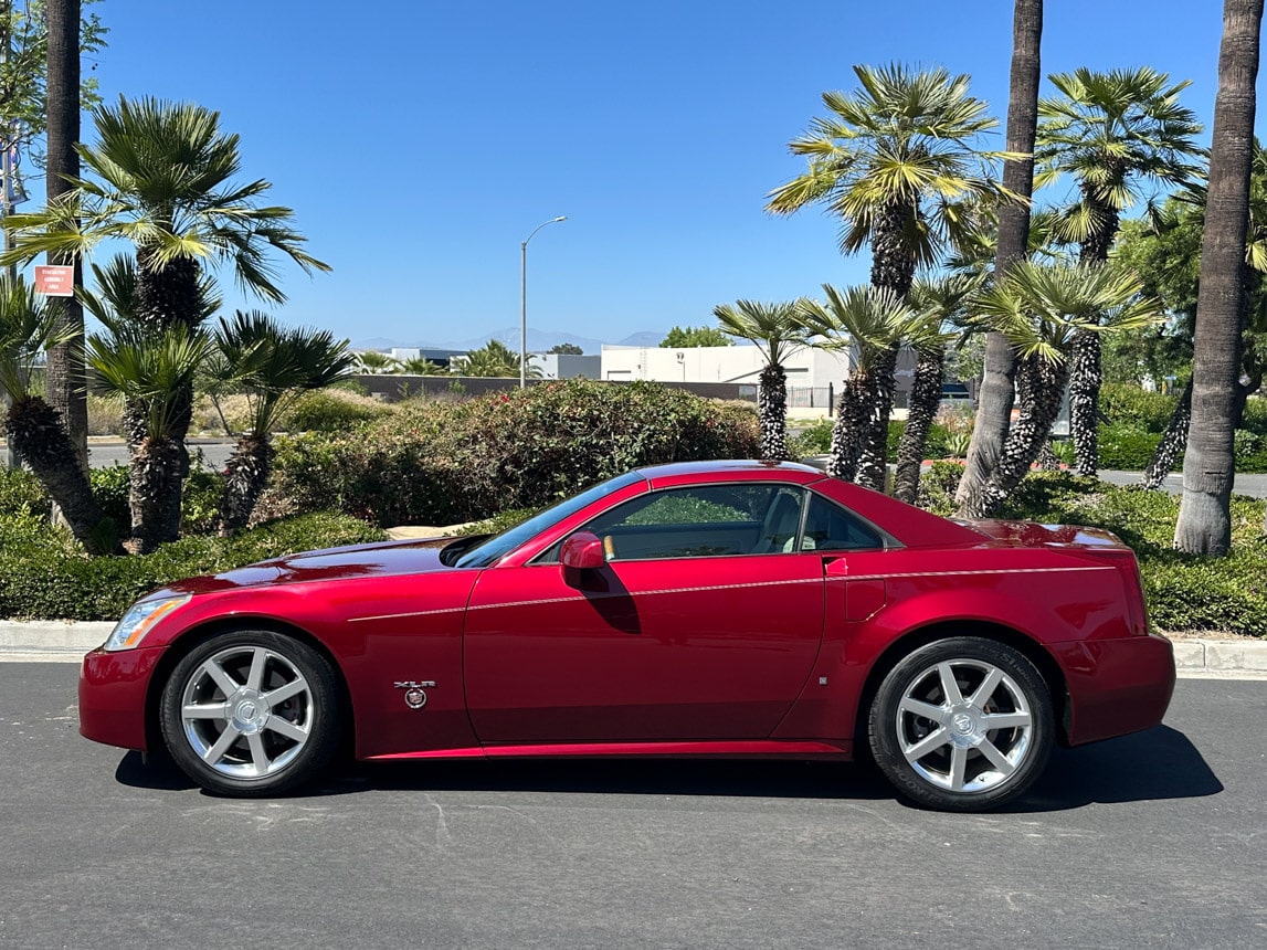 2006 Burgandy Cadillac XLR 6160