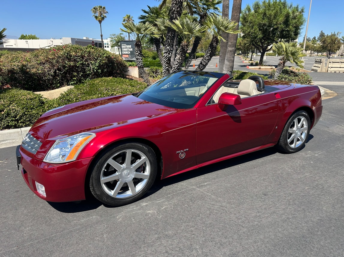 2006 Burgandy Cadillac XLR 6164