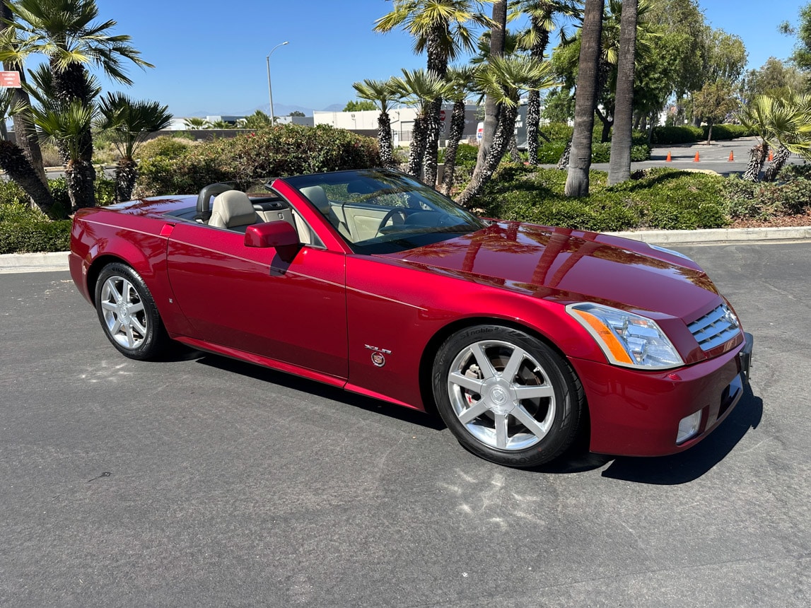 2006 Burgandy Cadillac XLR 6187