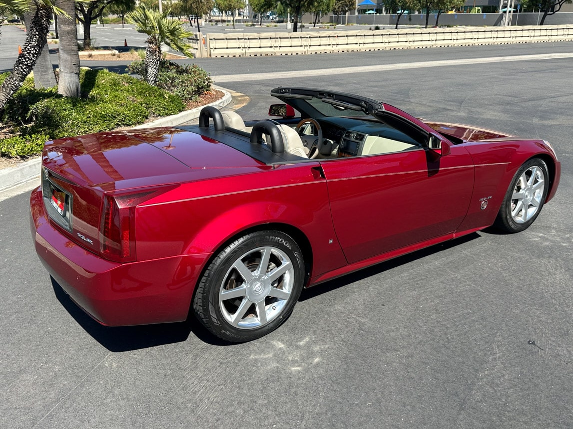 2006 Burgandy Cadillac XLR 6190