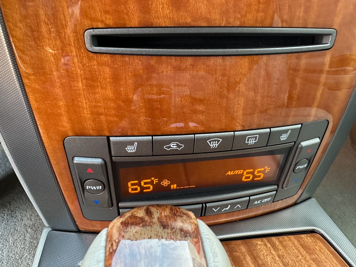 2006 Burgandy Cadillac XLR 6209