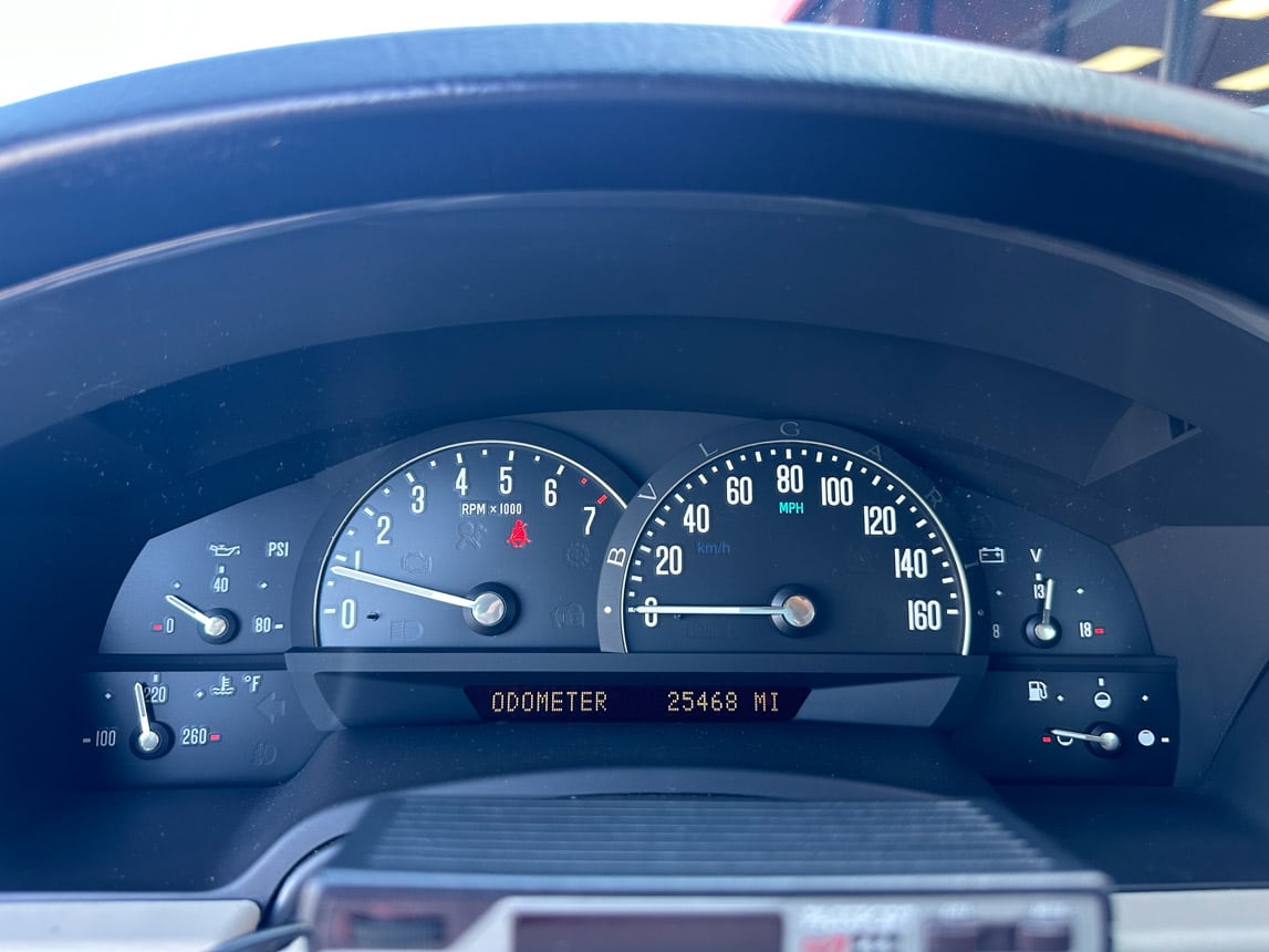 2006 Burgandy Cadillac XLR 6211