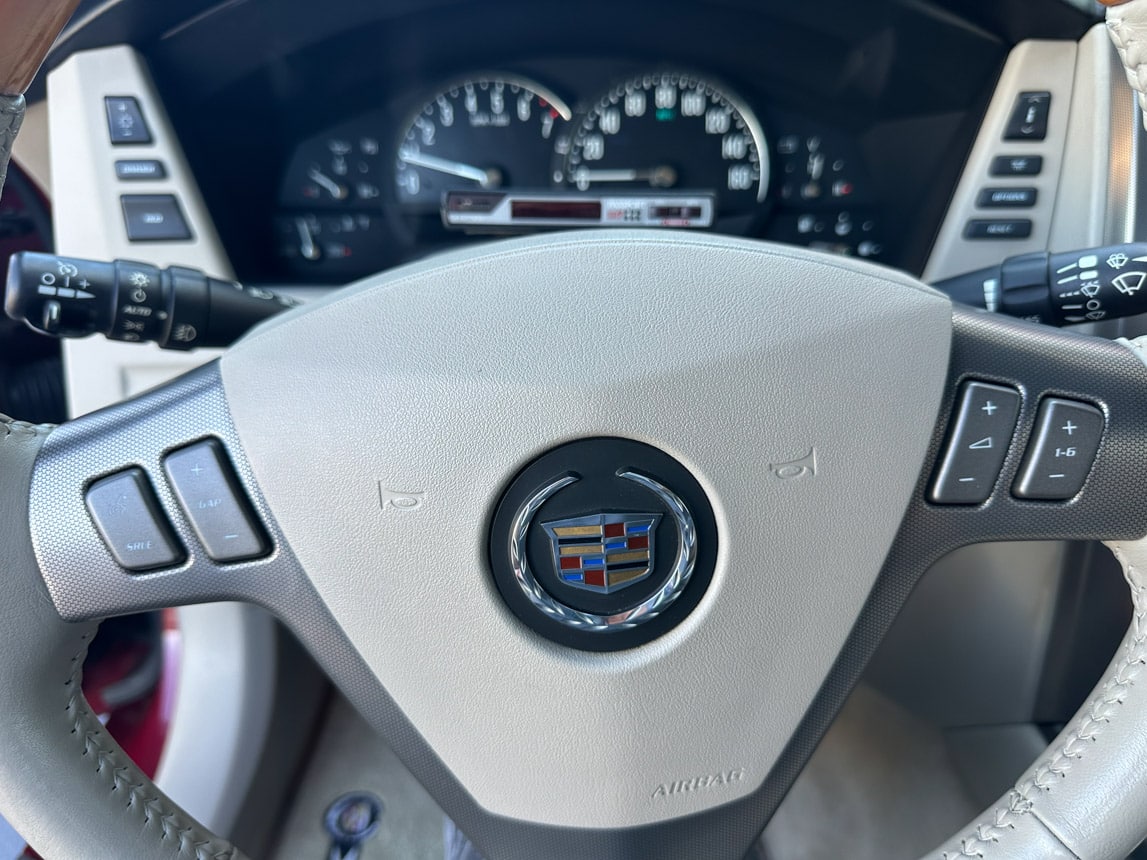 2006 Burgandy Cadillac XLR 6212
