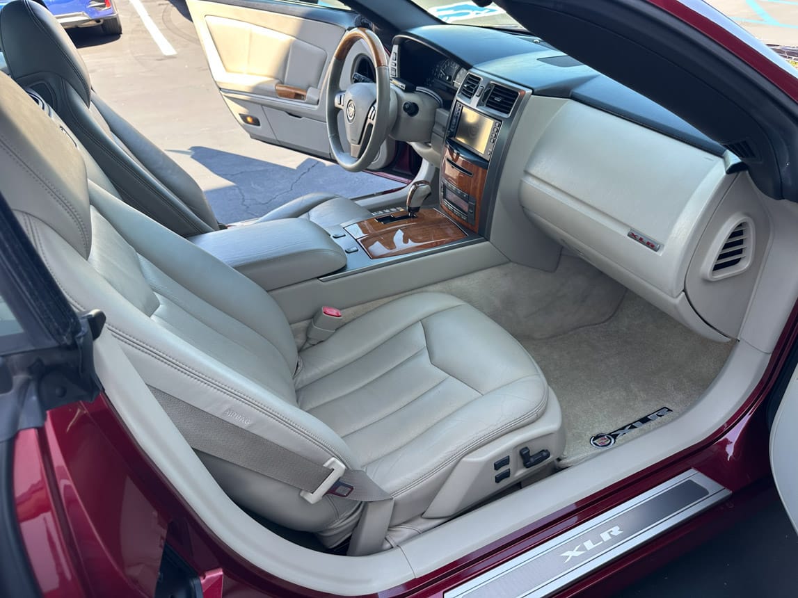 2006 Burgandy Cadillac XLR 6218