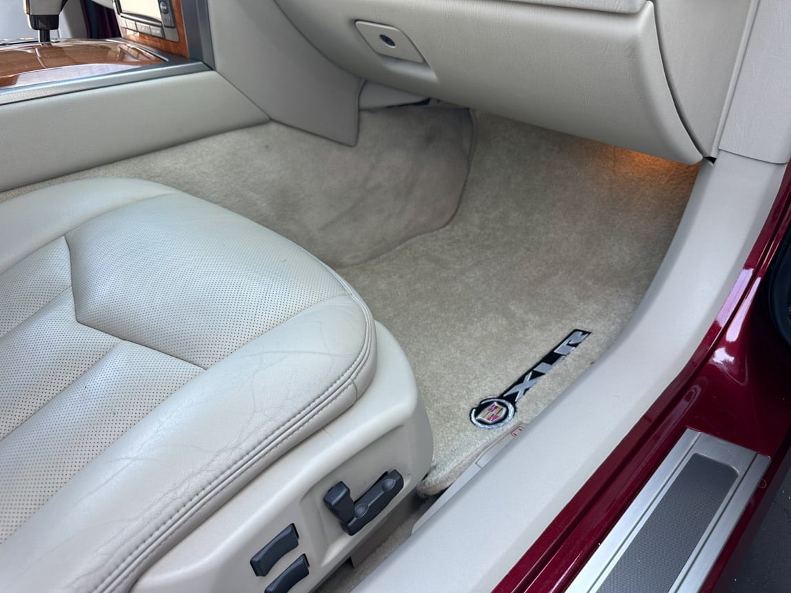 2006 Burgandy Cadillac XLR 6219