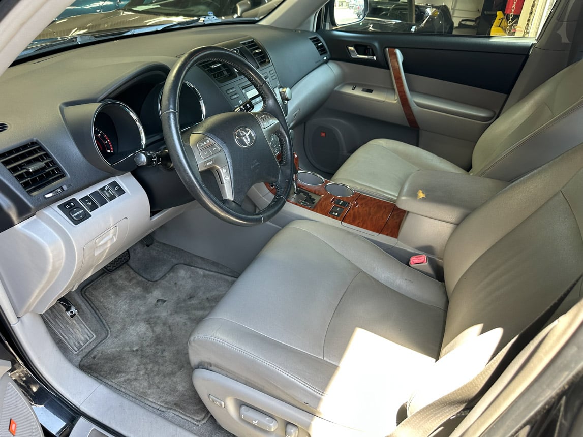 2008 Black Toyota Highlander 7112