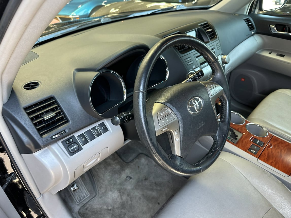 2008 Black Toyota Highlander 7114
