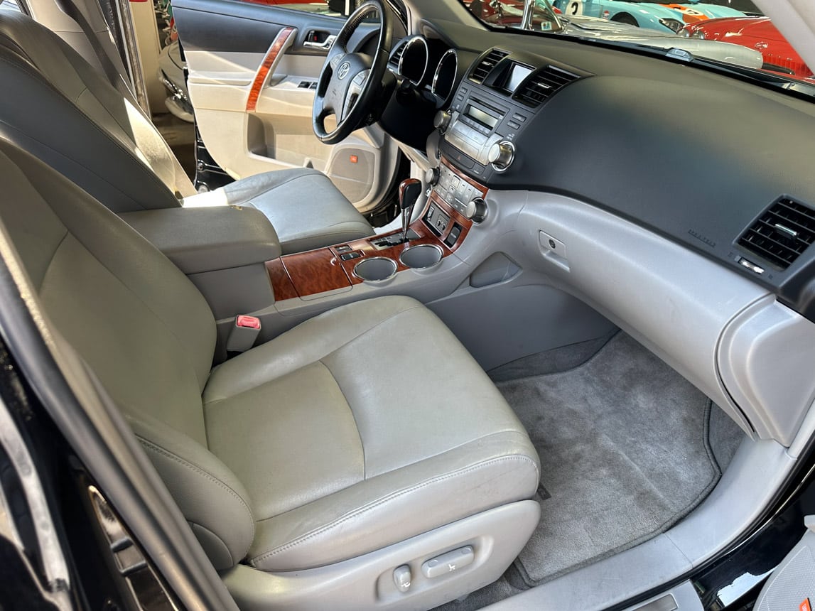 2008 Black Toyota Highlander 7121
