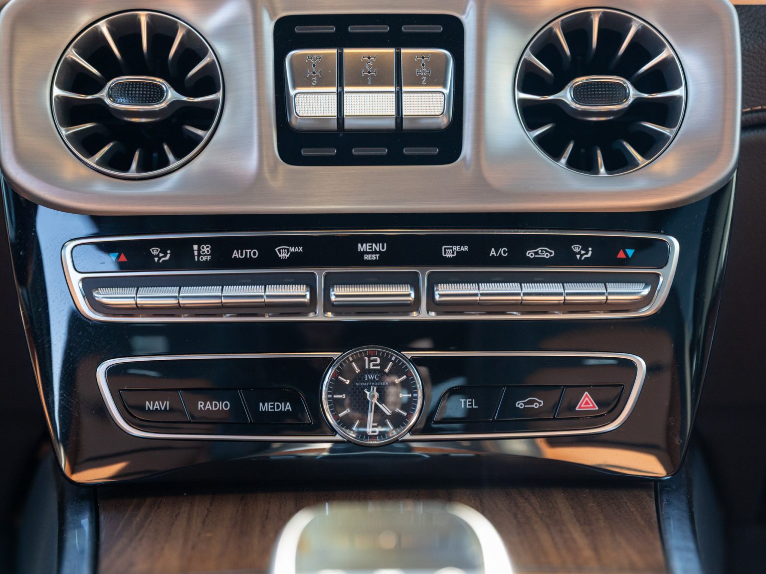 BaT 2022 Mercedes Benz Olive Metallic G 63 AMG 46