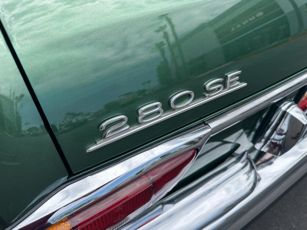 1971 Green Mercedas Benz 280SE 7595
