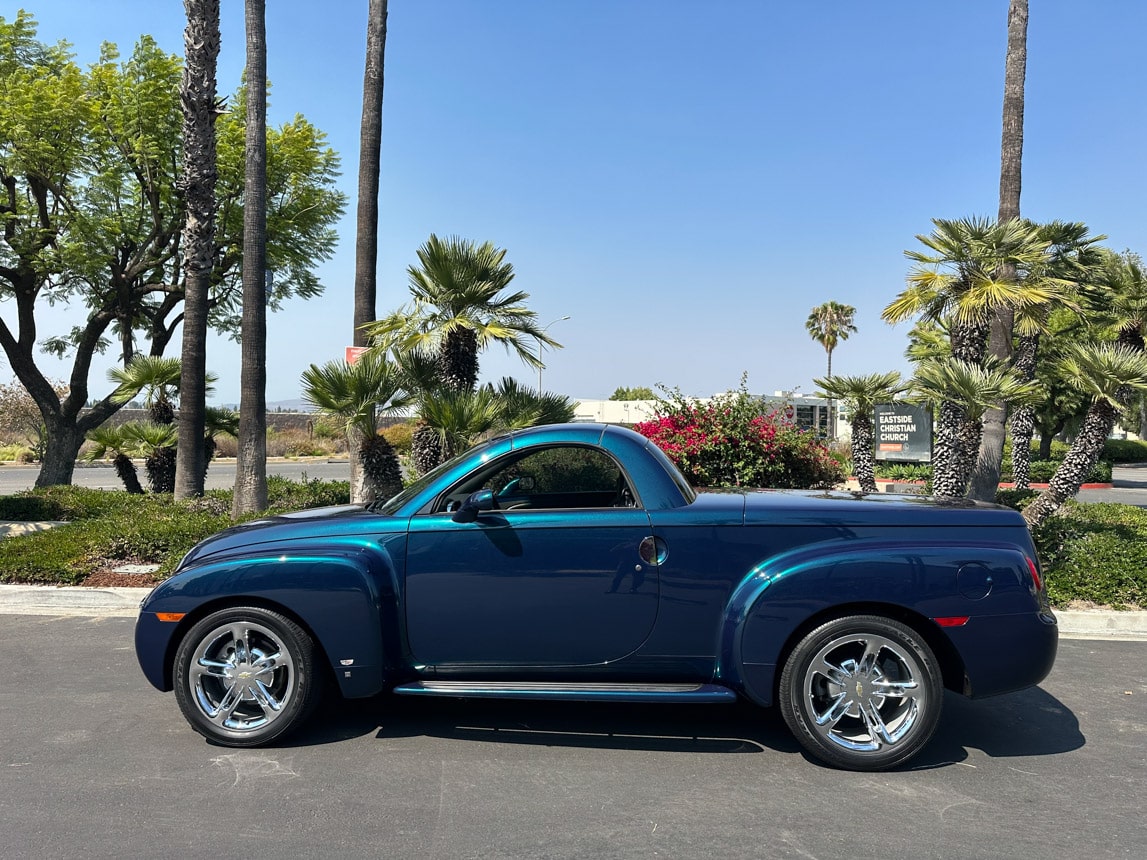 2006 Blue Chevy SSR Pick UP 7288