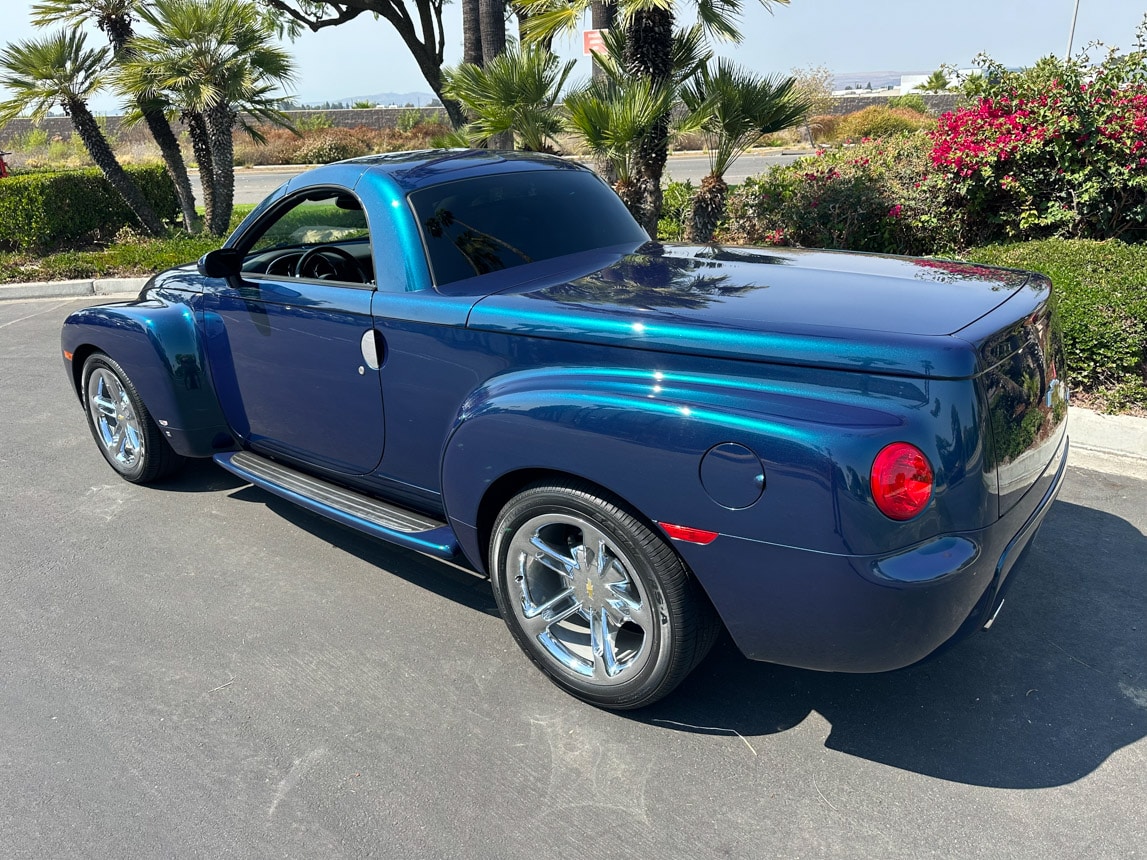 2006 Blue Chevy SSR Pick UP 7289