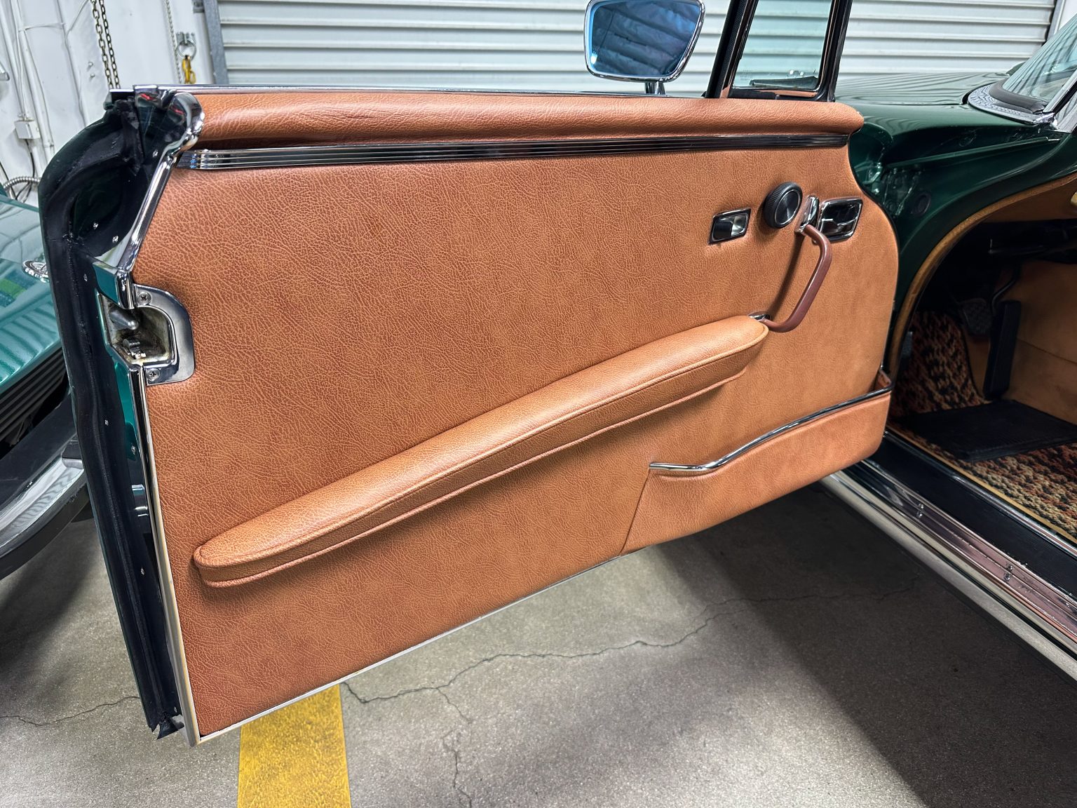 C&B 1971 Green Mercedas Benz 280SE 9537