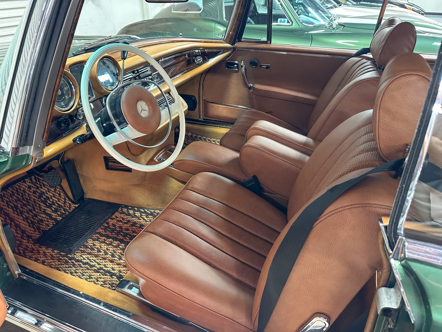 C&B 1971 Green Mercedas Benz 280SE 9538