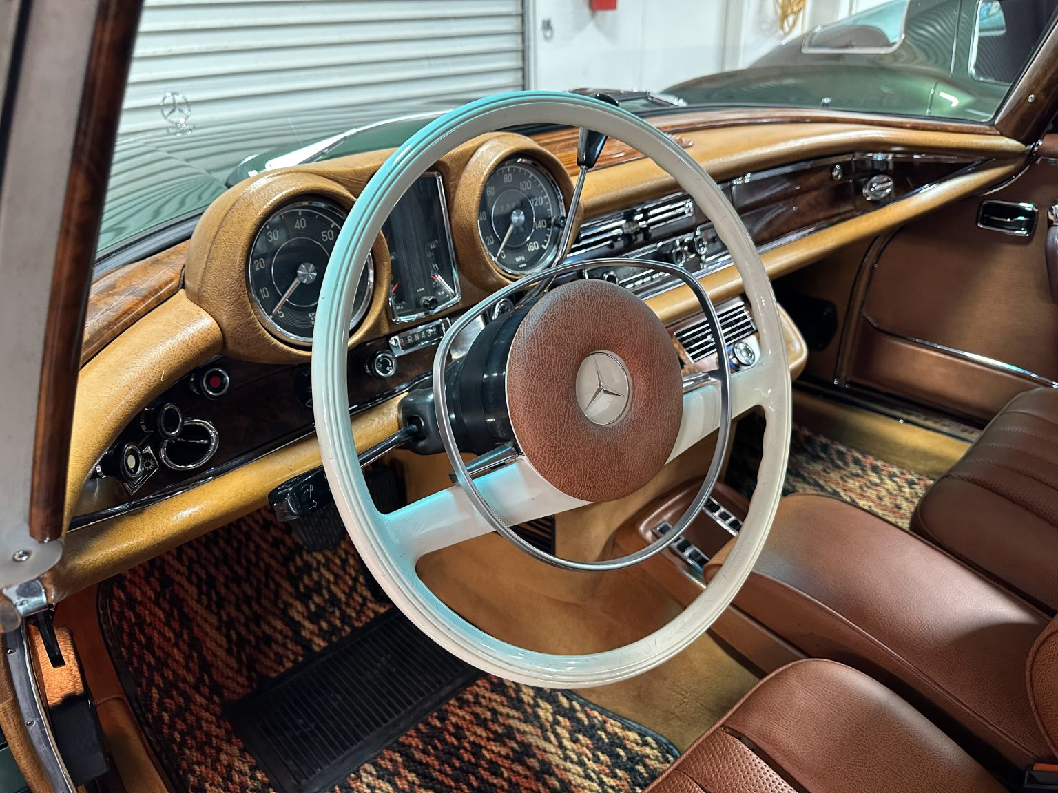 C&B 1971 Green Mercedas Benz 280SE 9541