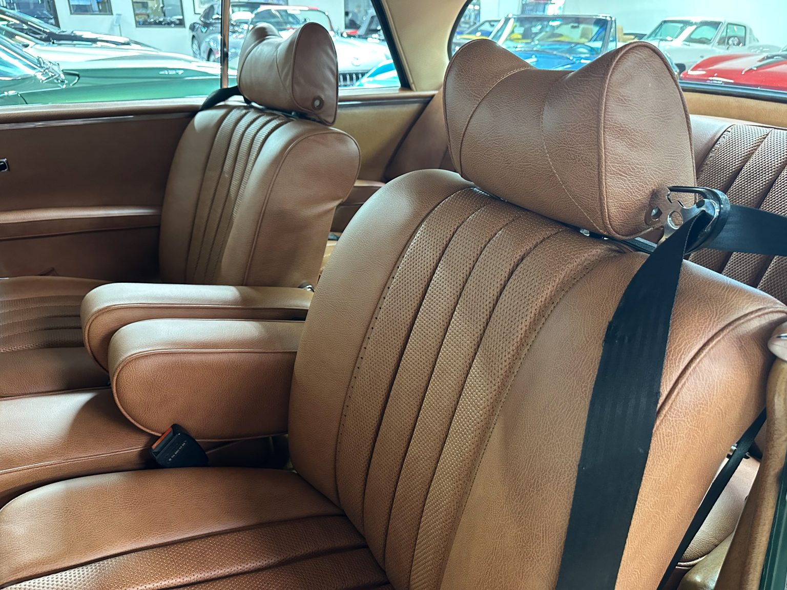 C&B 1971 Green Mercedas Benz 280SE 9542