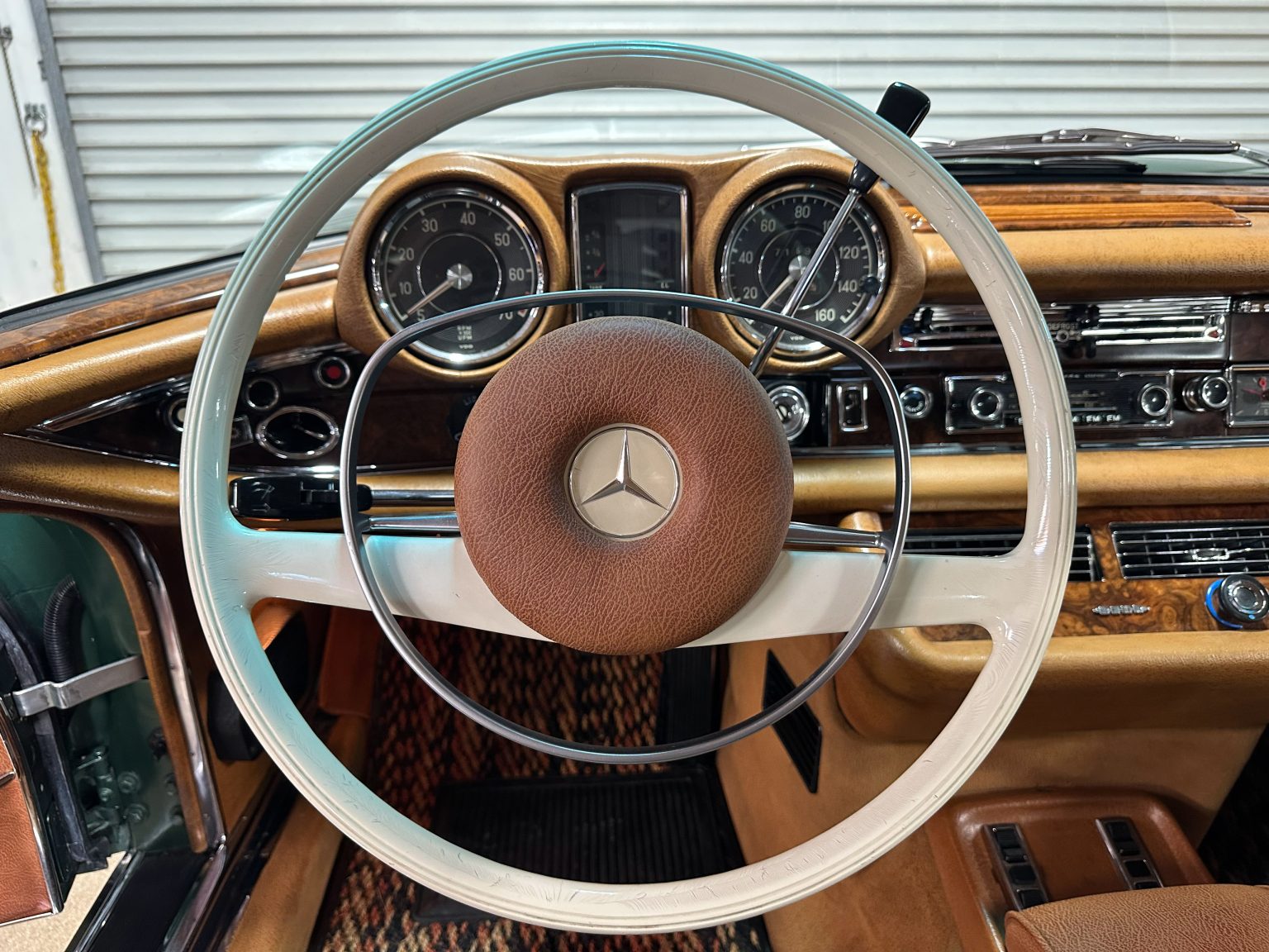 C&B 1971 Green Mercedas Benz 280SE 9545