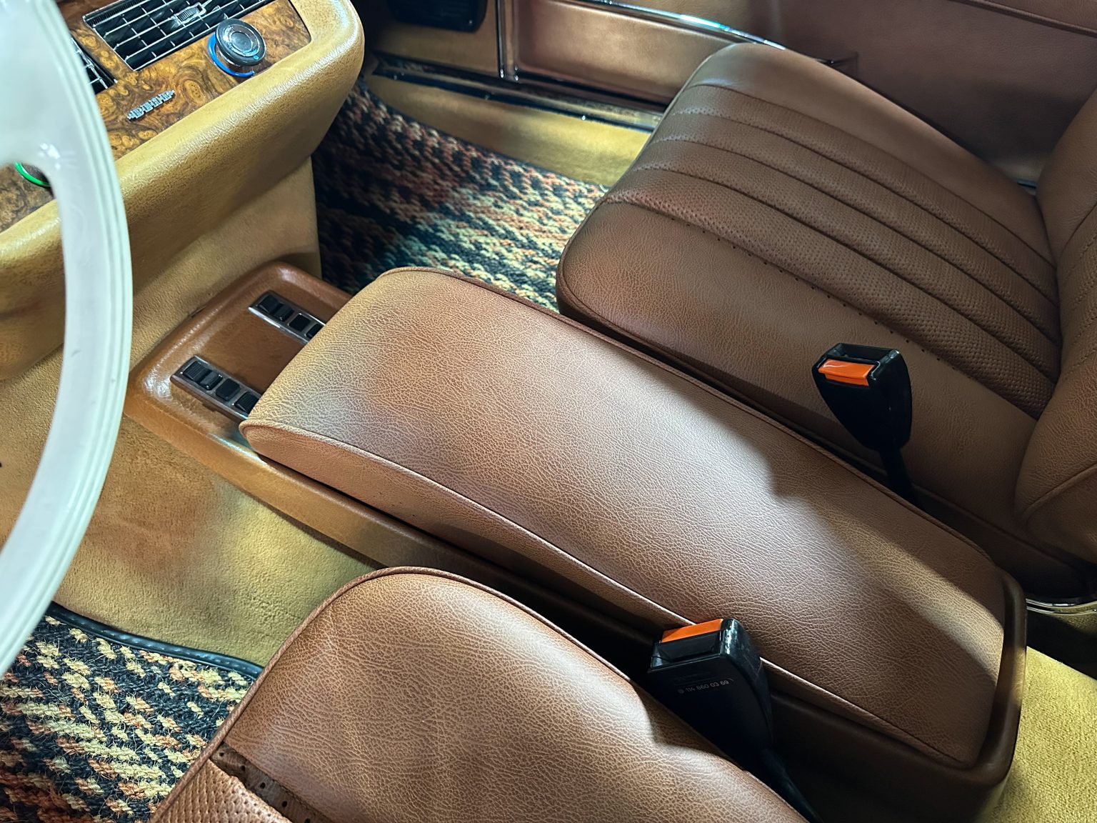 C&B 1971 Green Mercedas Benz 280SE 9554