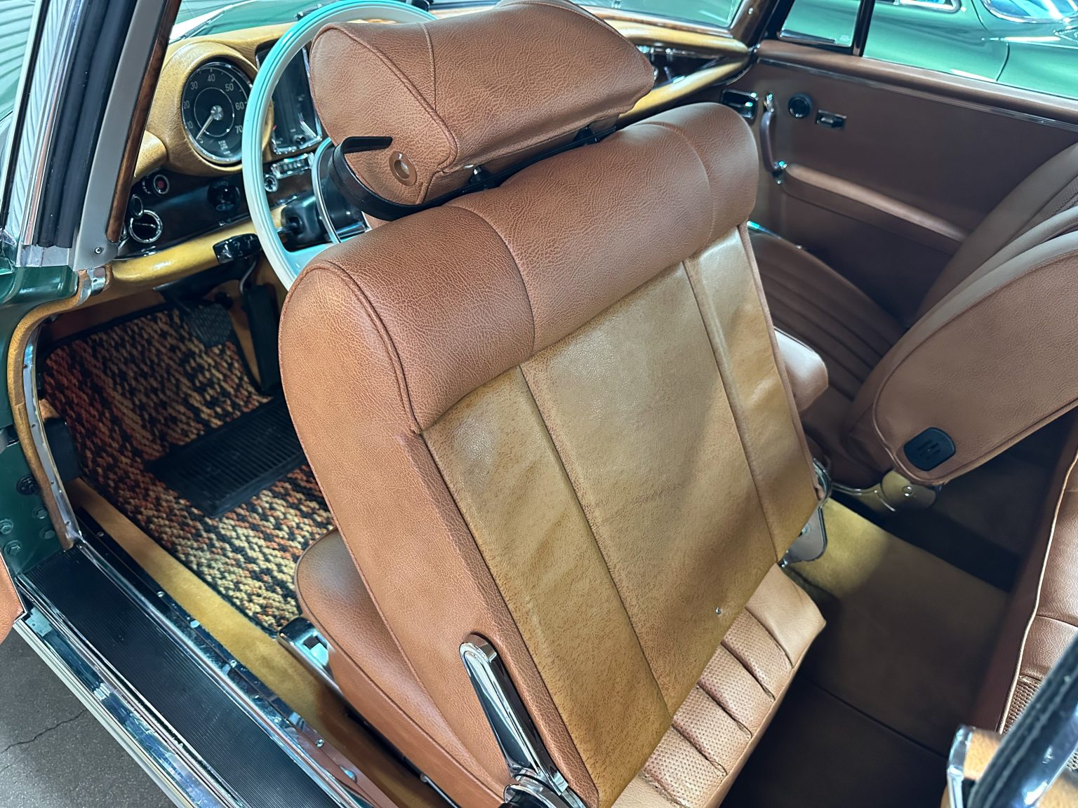 C&B 1971 Green Mercedas Benz 280SE 9559