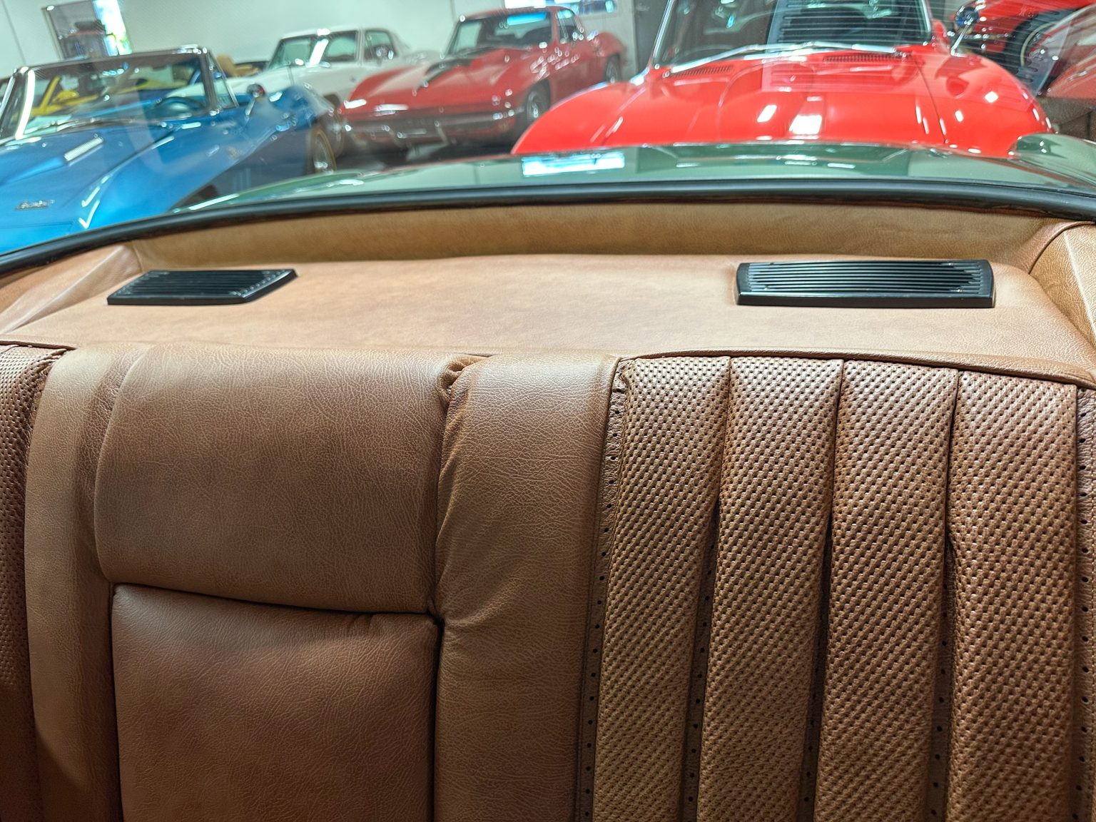 C&B 1971 Green Mercedas Benz 280SE 9562