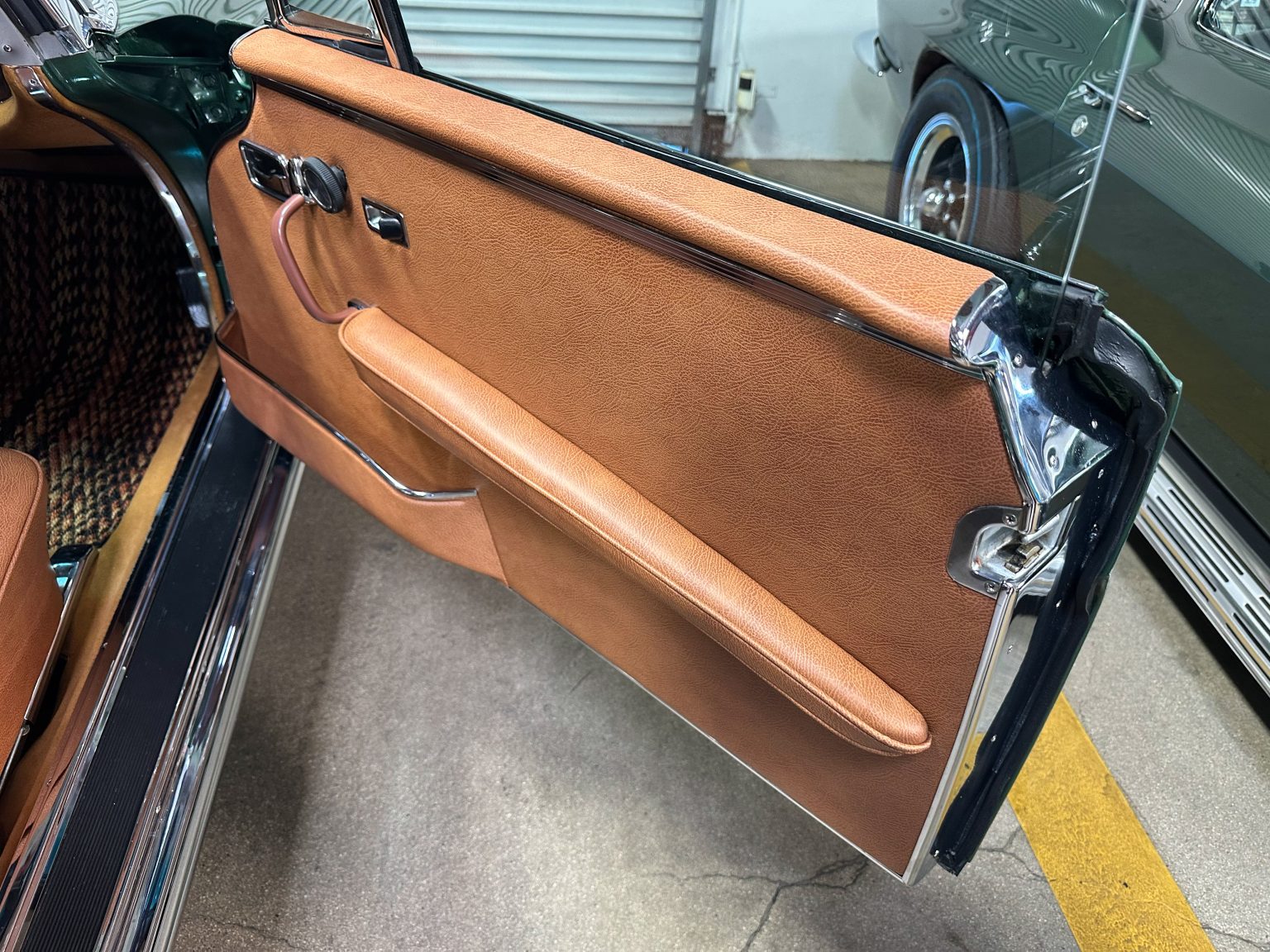 C&B 1971 Green Mercedas Benz 280SE 9563