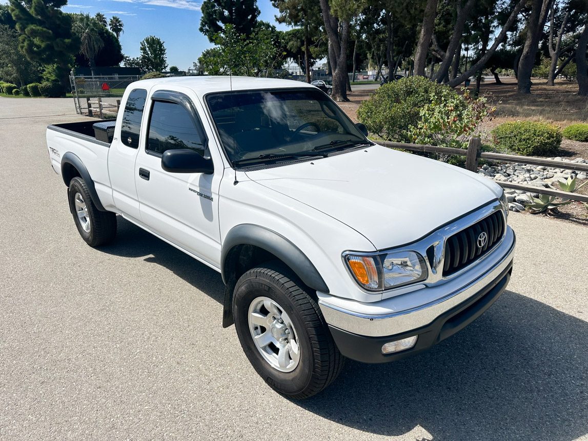 2002 Toyota Tocoma SR5 V6 Pickup 8270