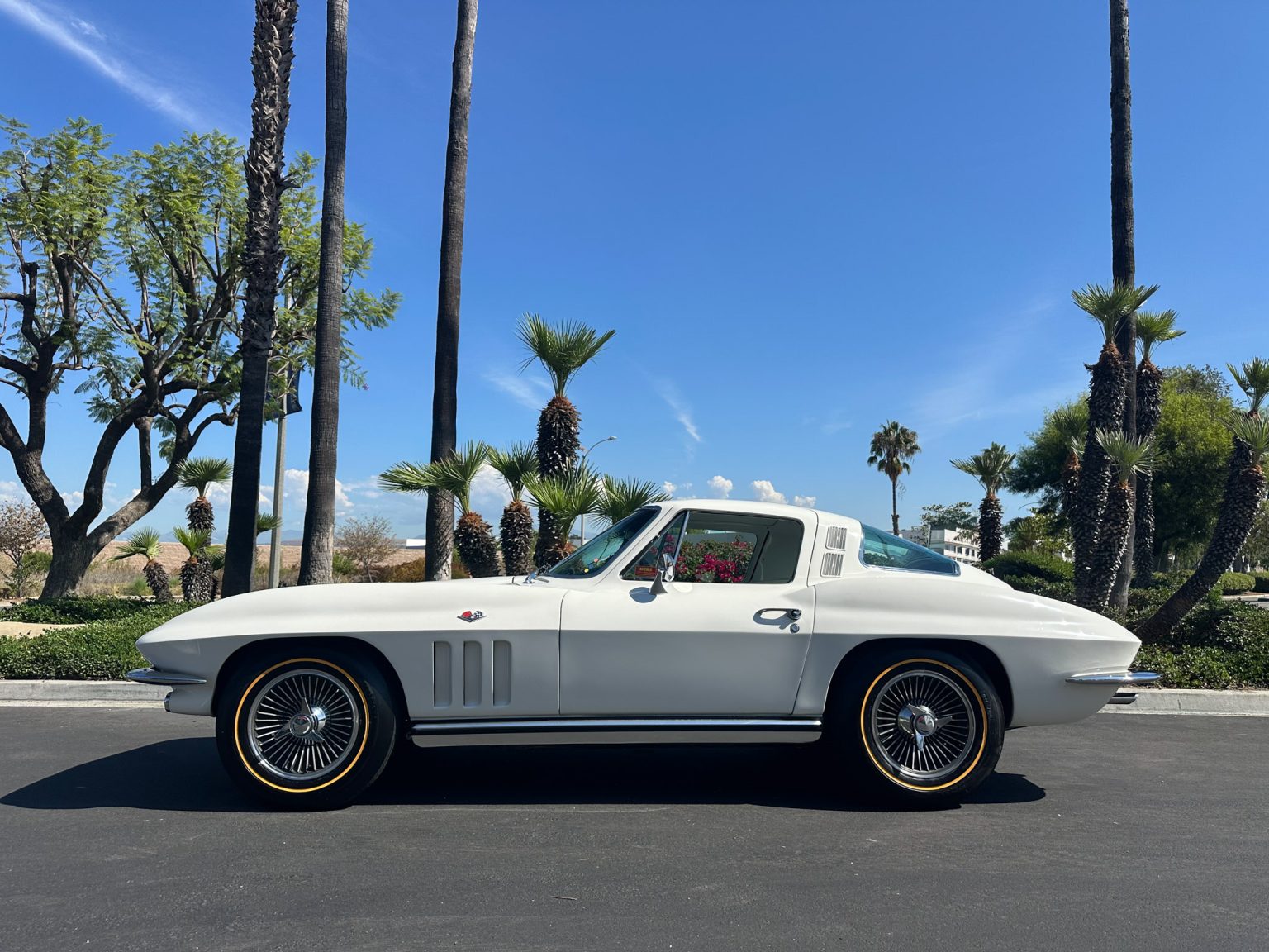 BaT 1965 White Corvette Big Tank 350 Hp AC 8109
