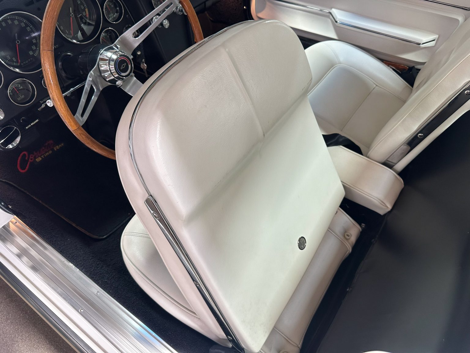 BaT 1965 White Corvette Big Tank 350 Hp AC 8140