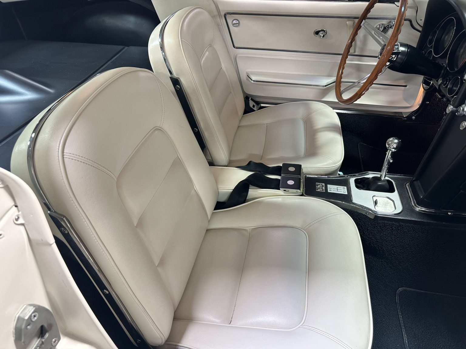 BaT 1965 White Corvette Big Tank 350 Hp AC 8152