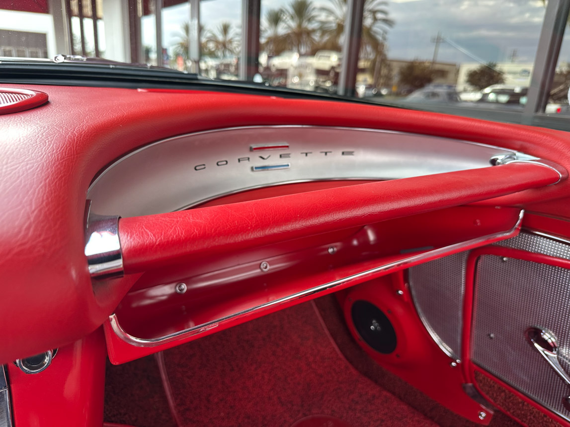 1960 Silver Corvette Convertible 8817