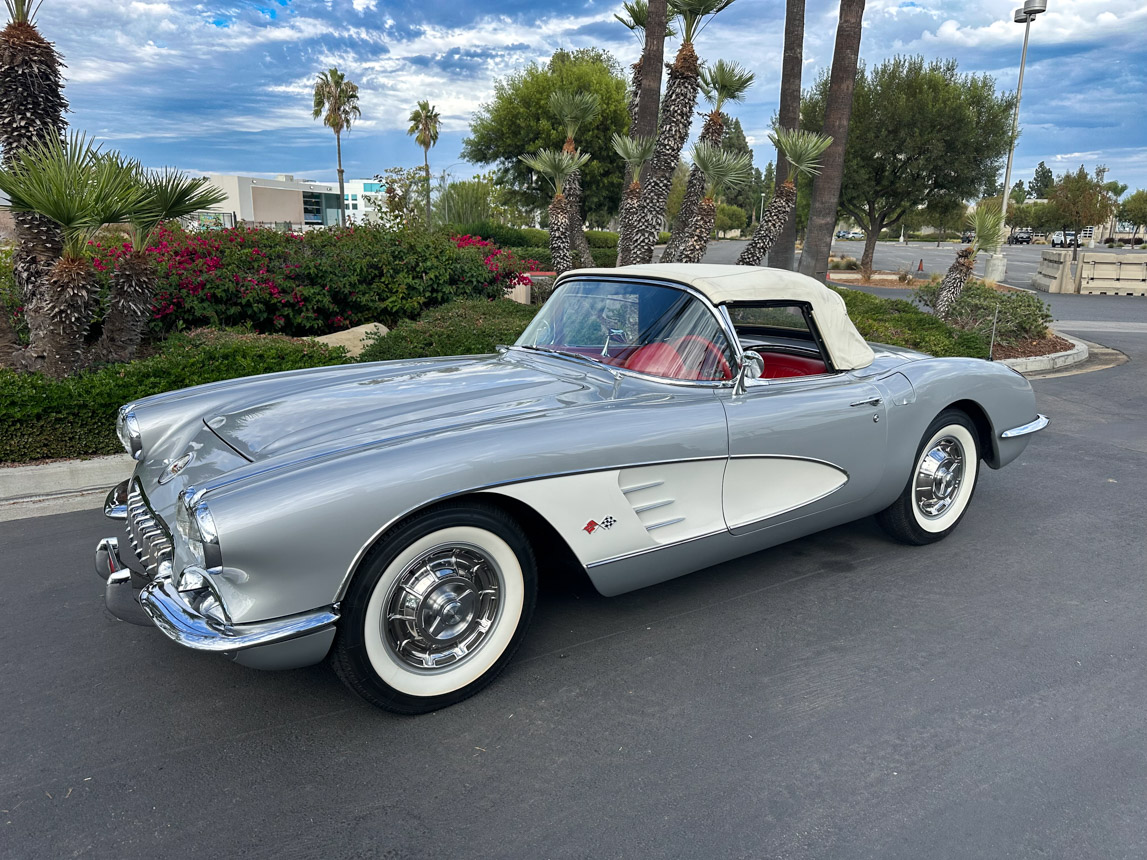 1960 Silver Corvette Convertible 8833