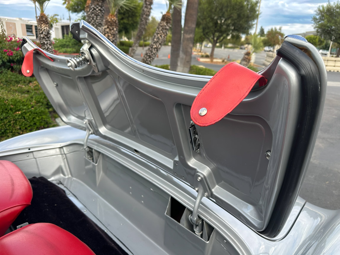1960 Silver Corvette Convertible 8836