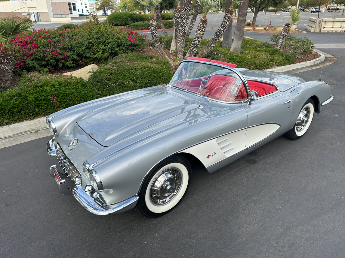 1960 Silver Corvette Convertible 8839