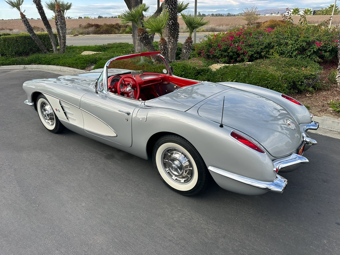 1960 Silver Corvette Convertible 8841