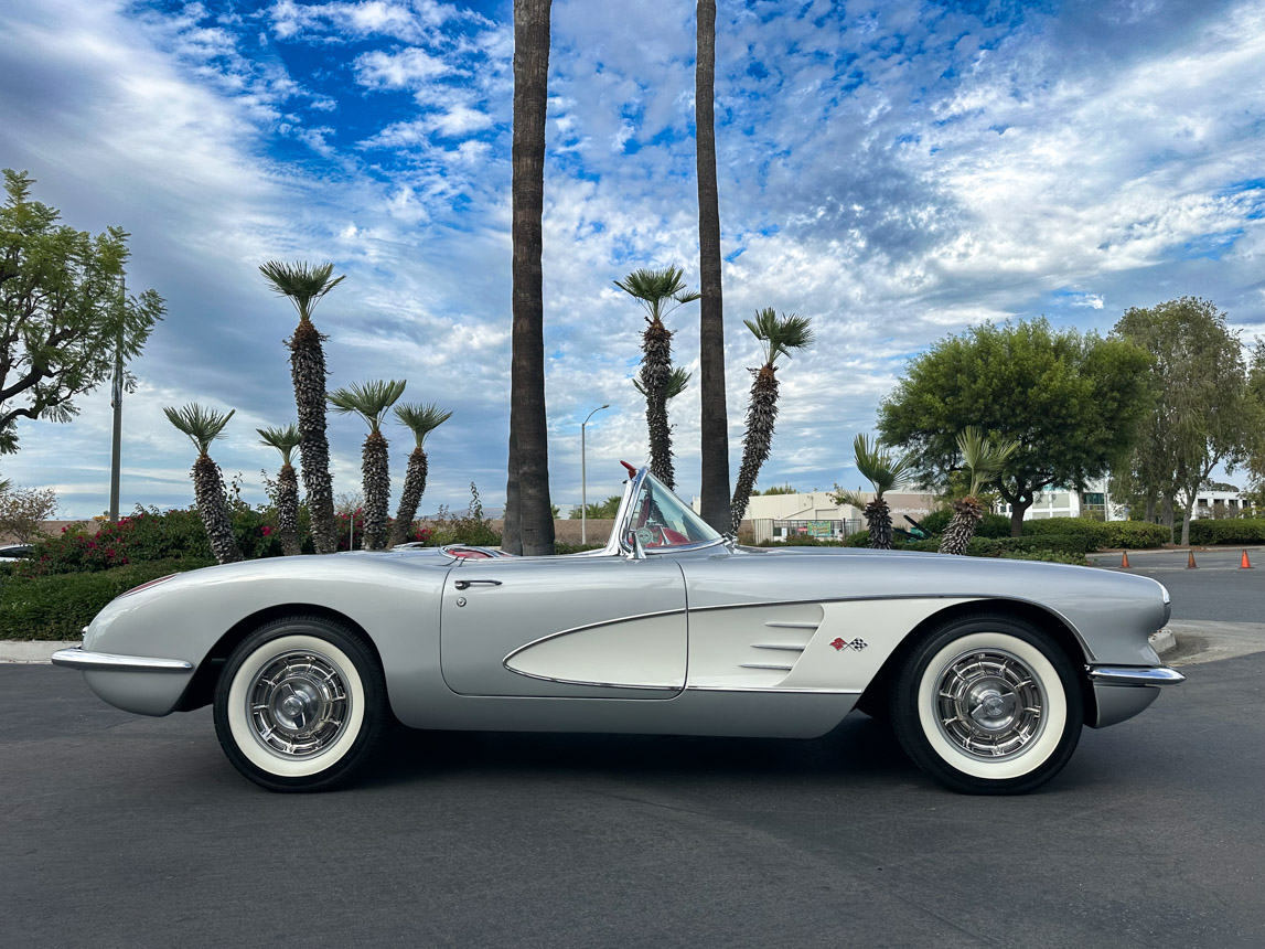 1960 Silver Corvette Convertible 8847