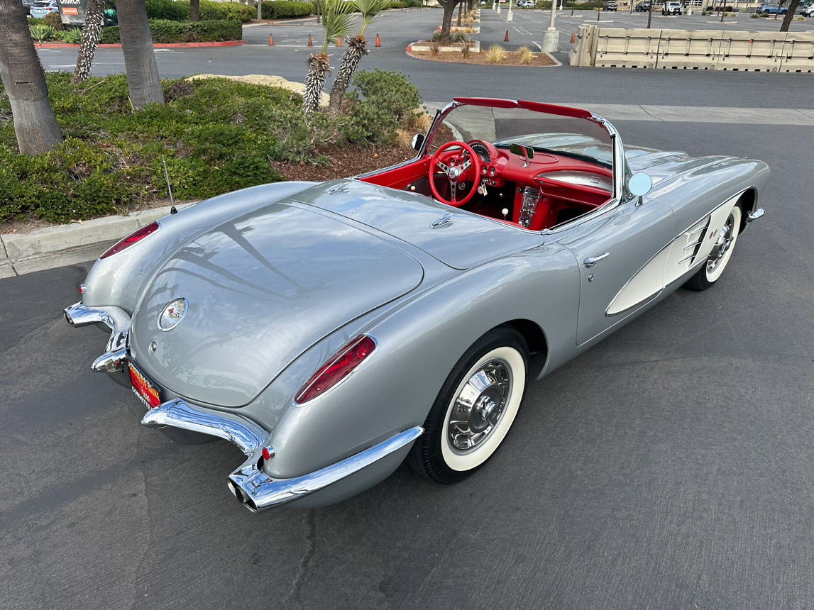 1960 Silver Corvette Convertible 8848