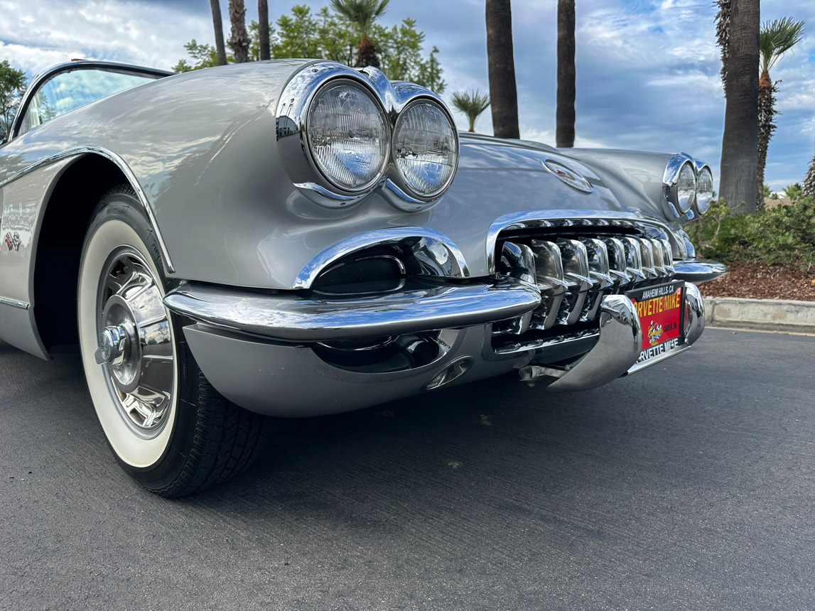 1960 Silver Corvette Convertible 8853