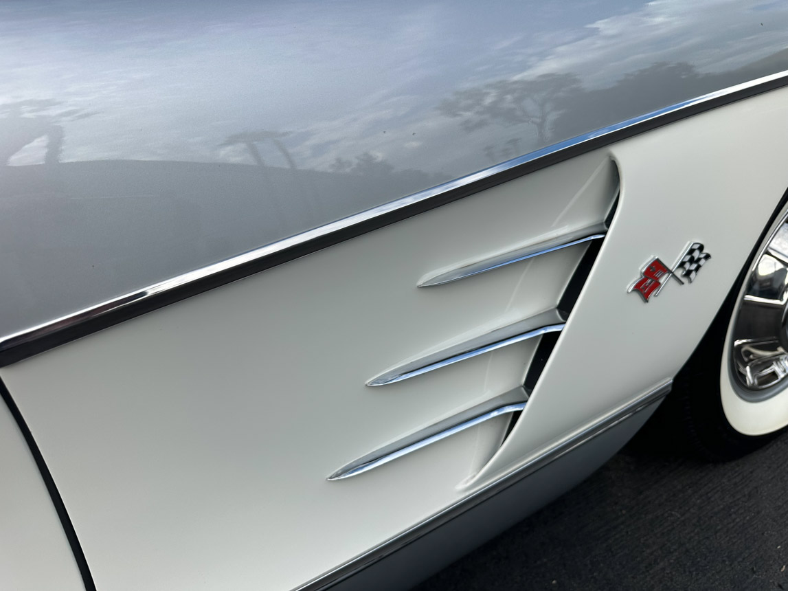 1960 Silver Corvette Convertible 8856