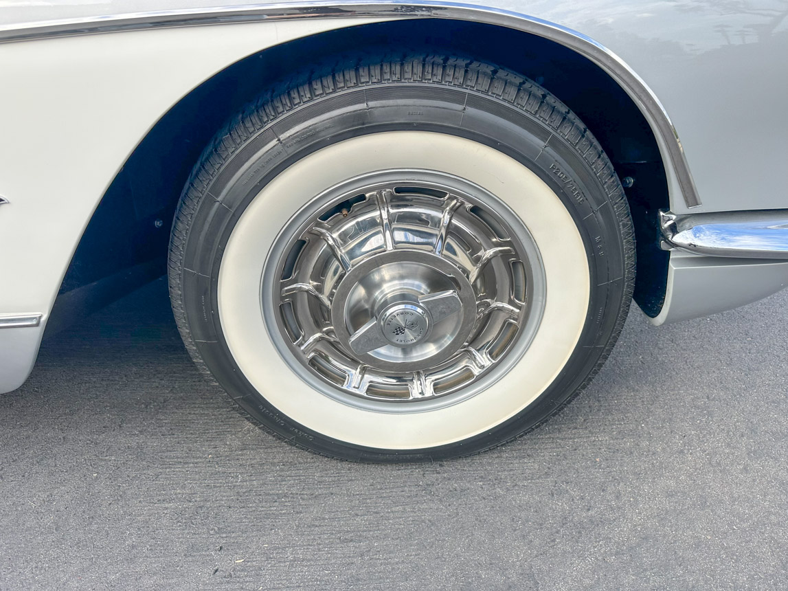 1960 Silver Corvette Convertible 8857