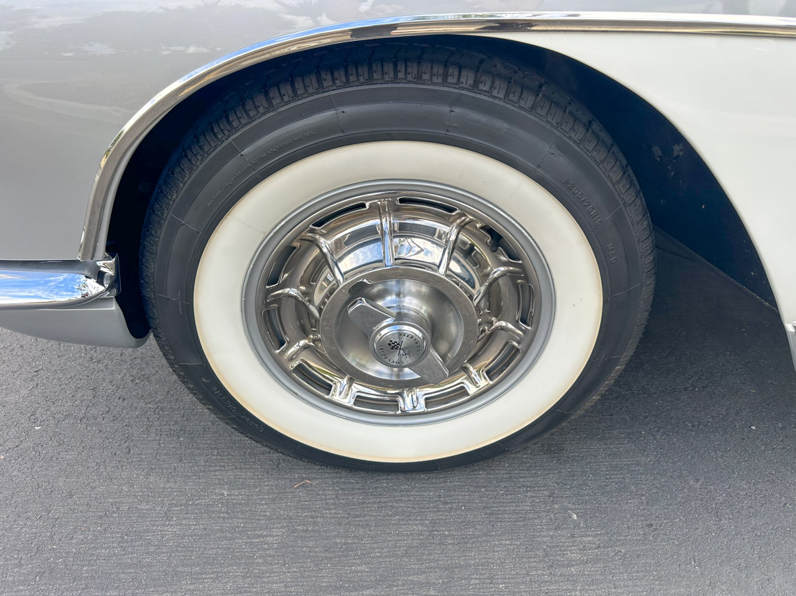 1960 Silver Corvette Convertible 8860