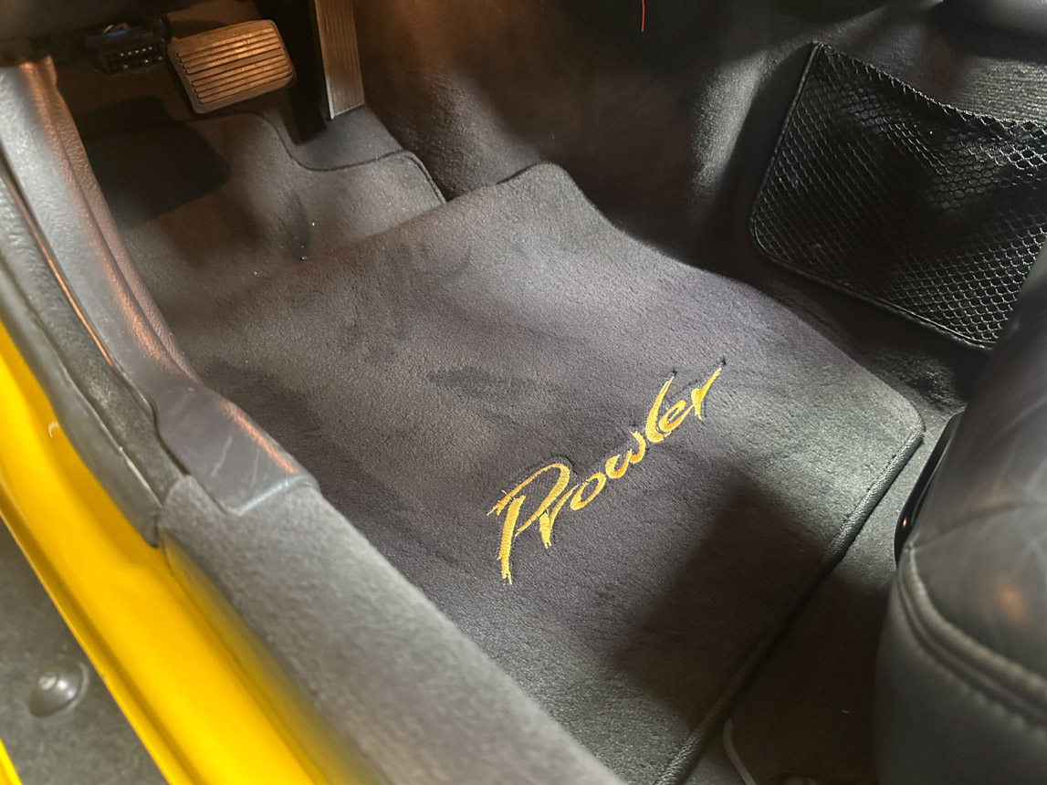 1999 Yellow Prowler 8653