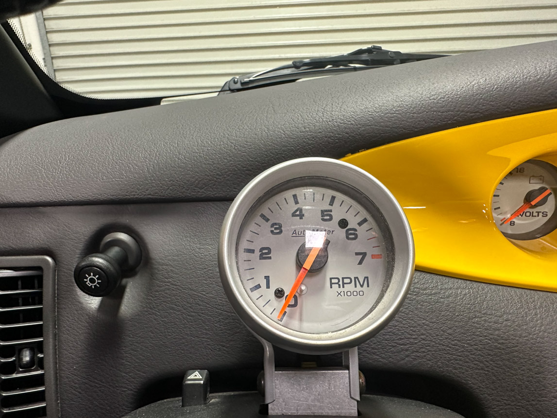 1999 Yellow Prowler 8656