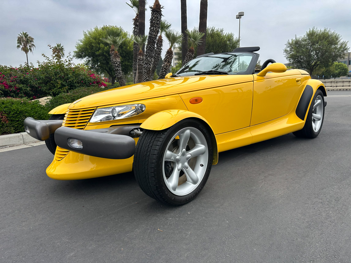 1999 Yellow Prowler 8677